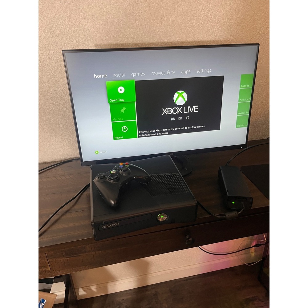 Microsoft Xbox 360 S 250GB Bundle w/ Kinect, Controller, Cords & 2 Games-Tested! - Picture 9 of 11